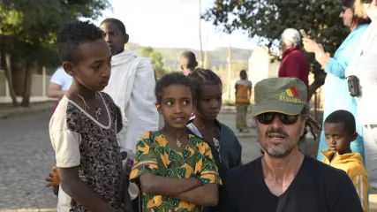 Max e bambini in Etiopia
